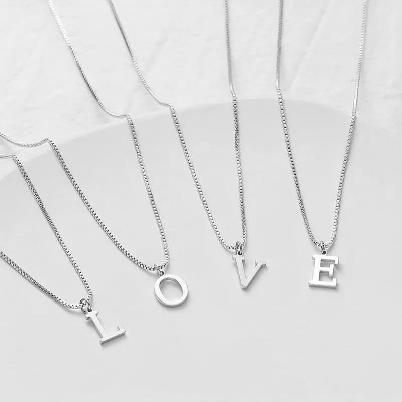 Ketting Initial — alternatieve afbeelding