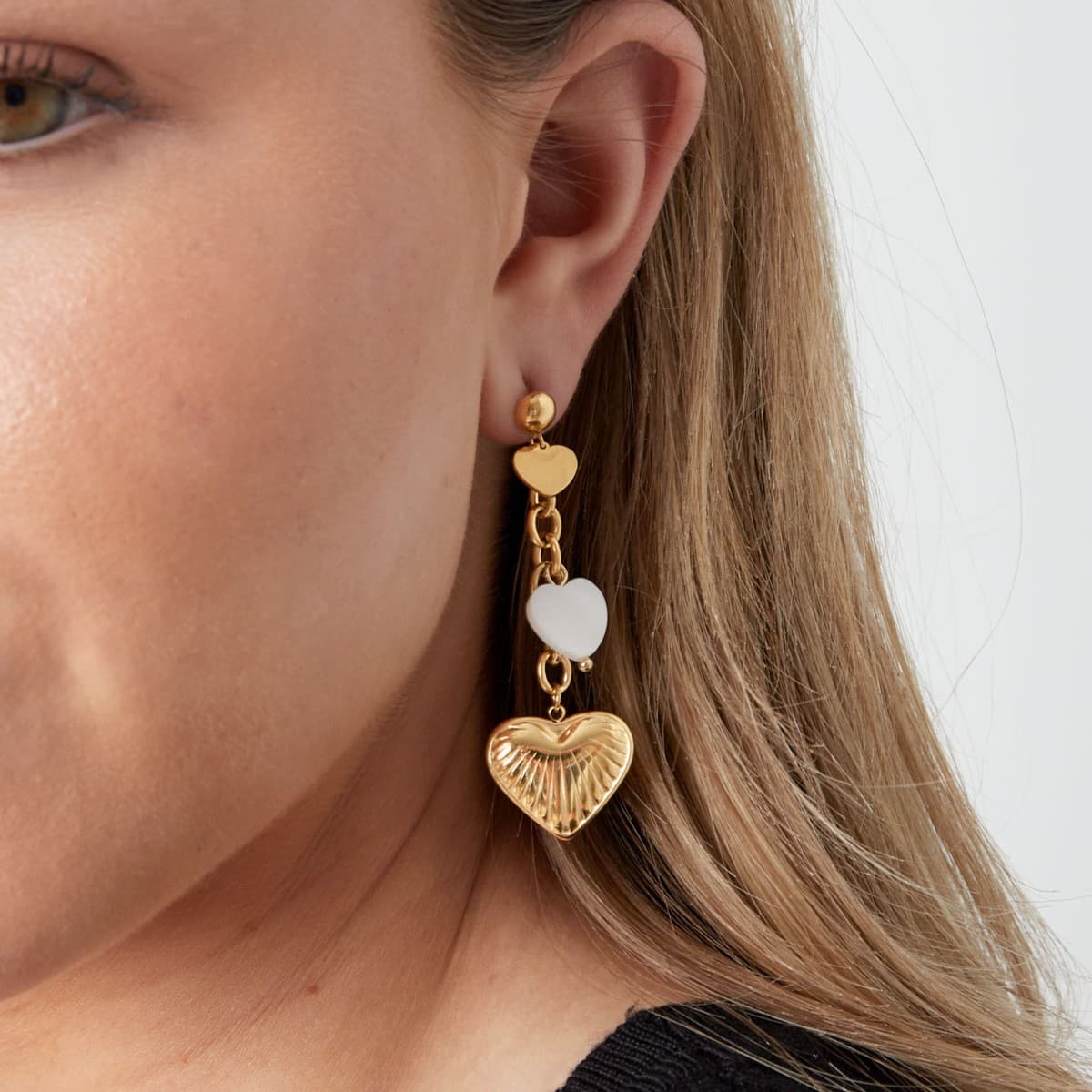 Oorbellen Iris — alternatieve afbeelding